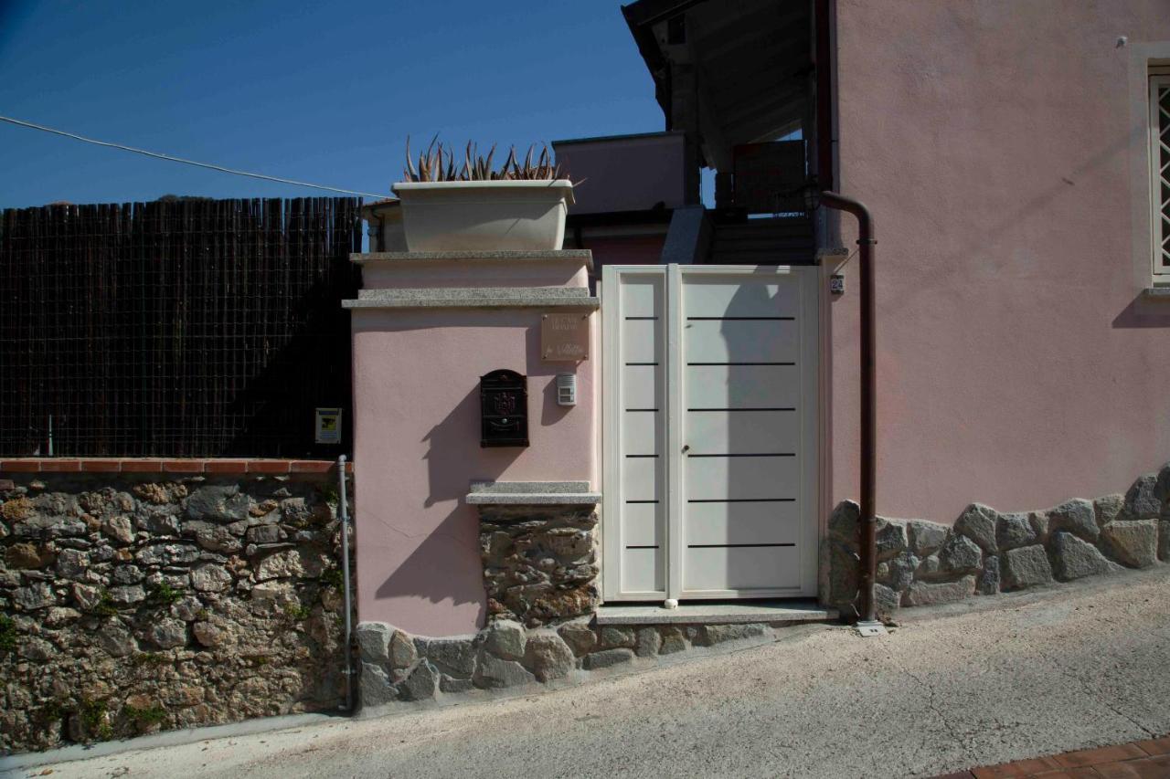 Casa Vacanze La Villetta Tra Cinque Terre E Versilia Ameglia Exterior photo