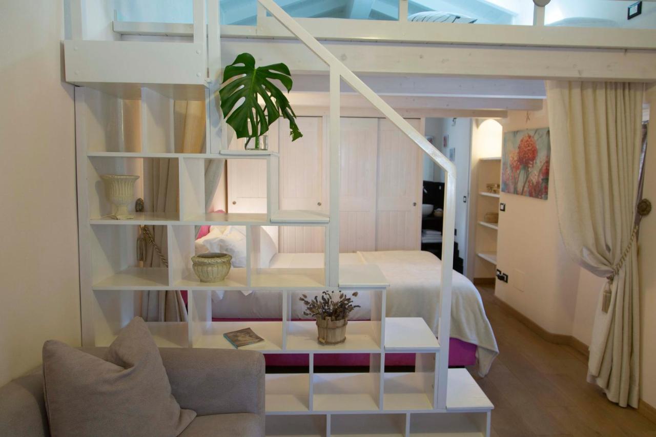 Casa Vacanze La Villetta Tra Cinque Terre E Versilia Ameglia Exterior photo