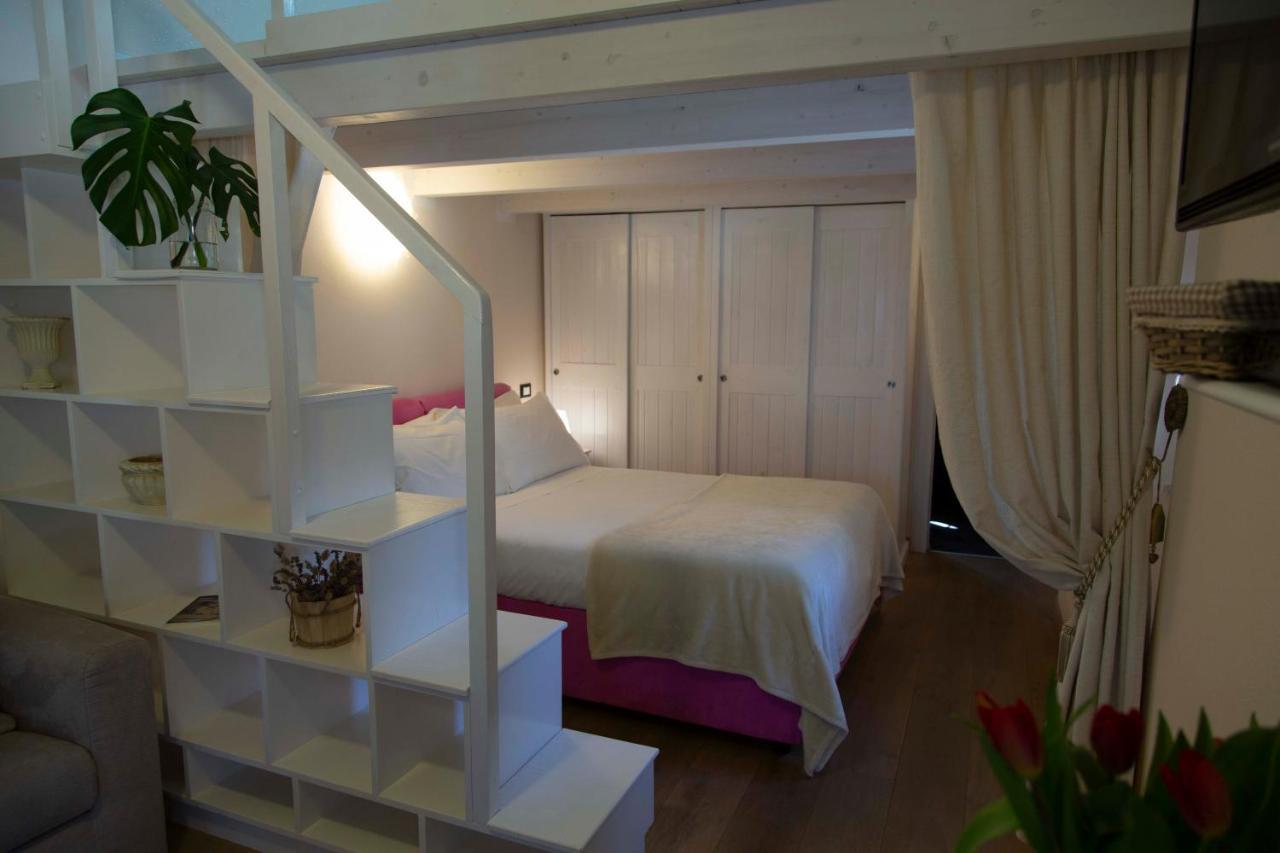 Casa Vacanze La Villetta Tra Cinque Terre E Versilia Ameglia Exterior photo