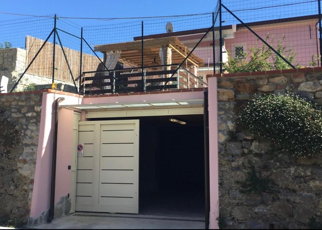 Casa Vacanze La Villetta Tra Cinque Terre E Versilia Ameglia Exterior photo