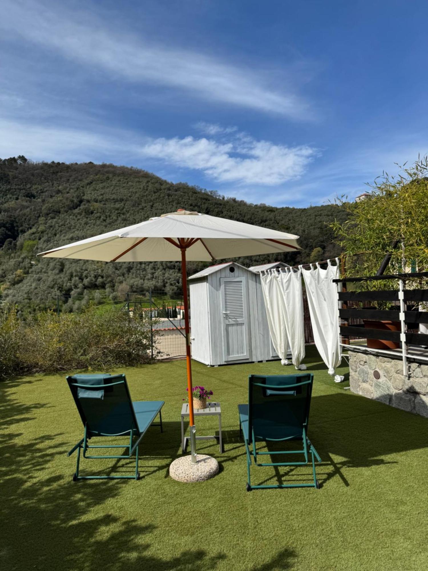 Casa Vacanze La Villetta Tra Cinque Terre E Versilia Ameglia Exterior photo