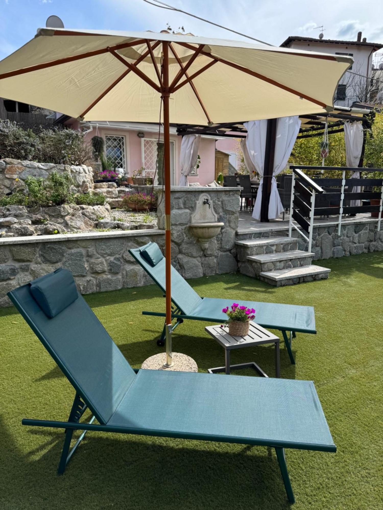 Casa Vacanze La Villetta Tra Cinque Terre E Versilia Ameglia Exterior photo