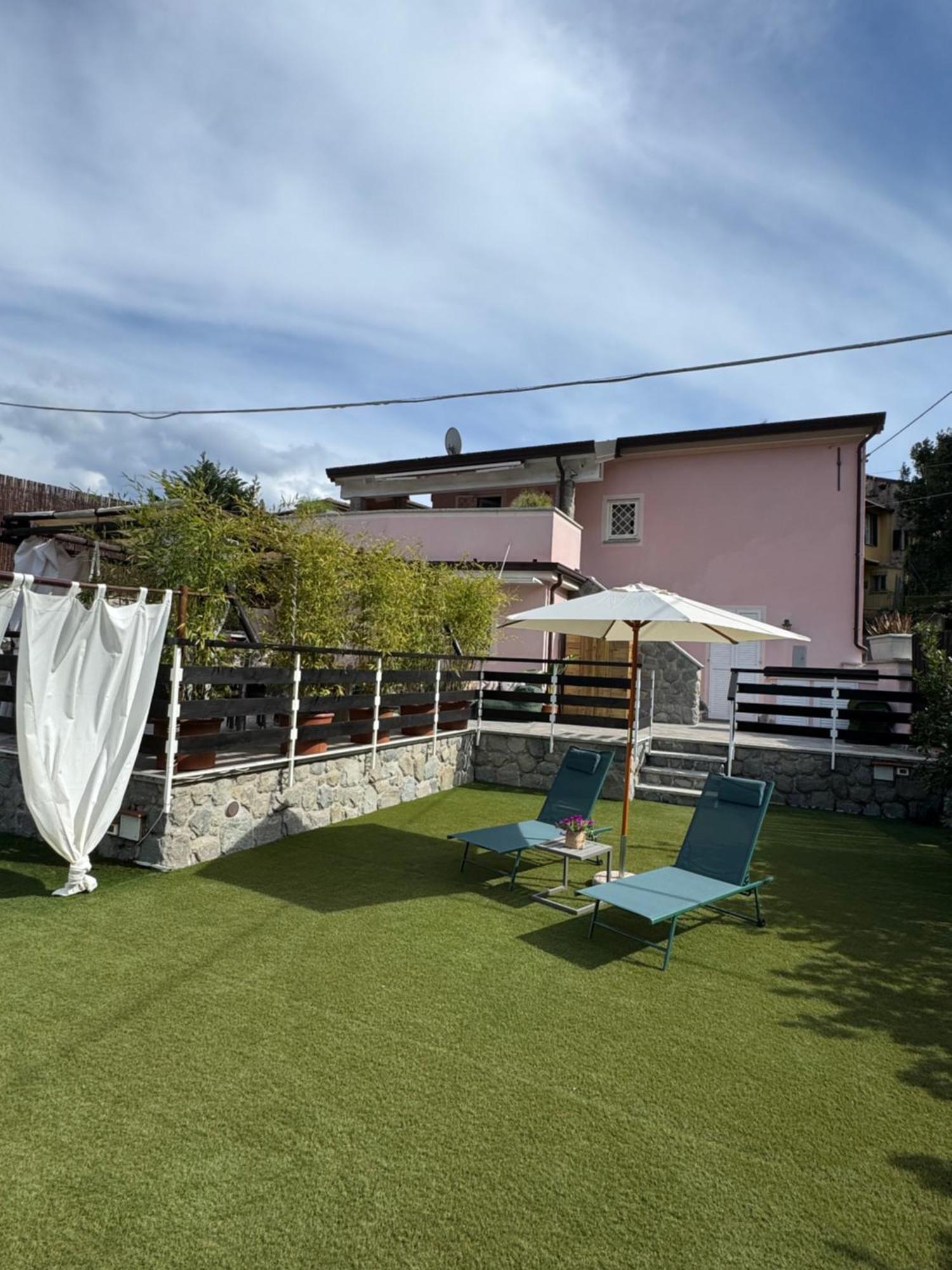 Casa Vacanze La Villetta Tra Cinque Terre E Versilia Ameglia Exterior photo