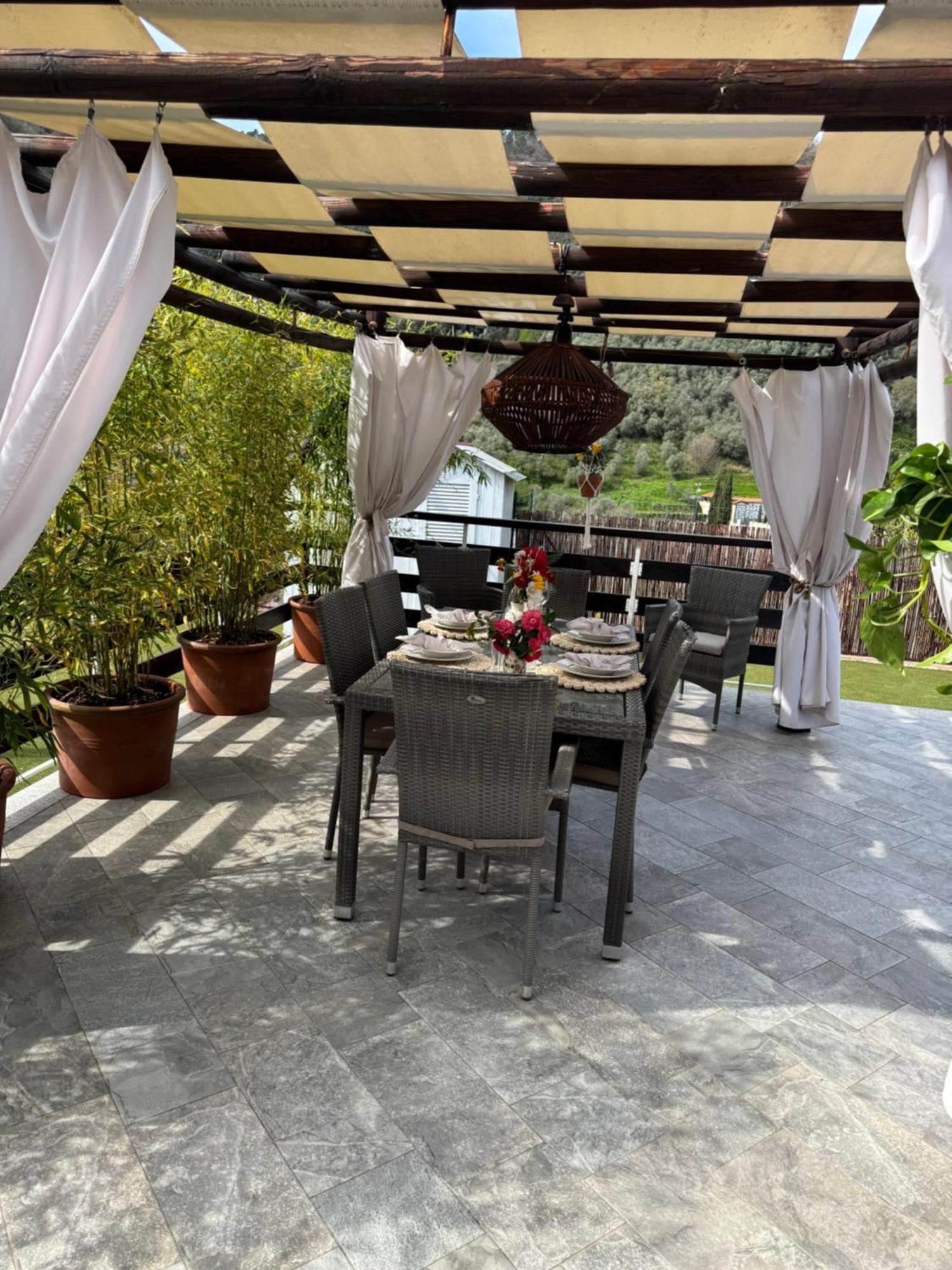 Casa Vacanze La Villetta Tra Cinque Terre E Versilia Ameglia Exterior photo